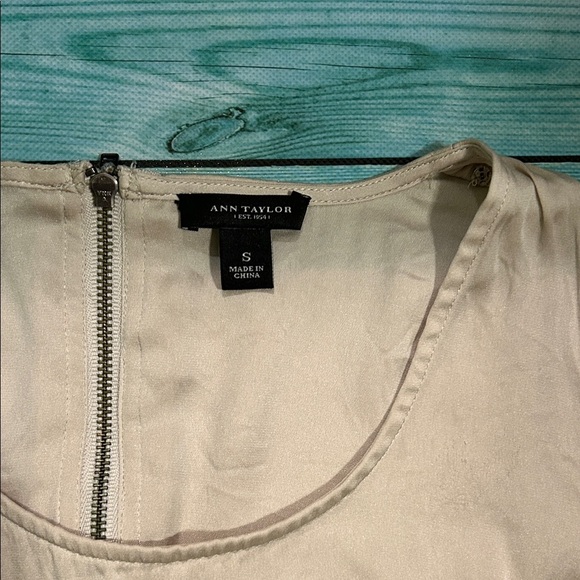 Banana Republic Light Beige Tank Top - Picture 3 of 3